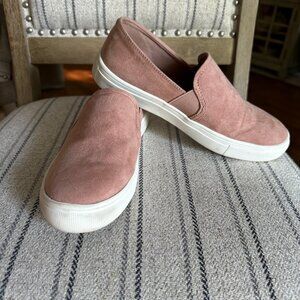 Universal Thread women's shoes size 6 suede color rose